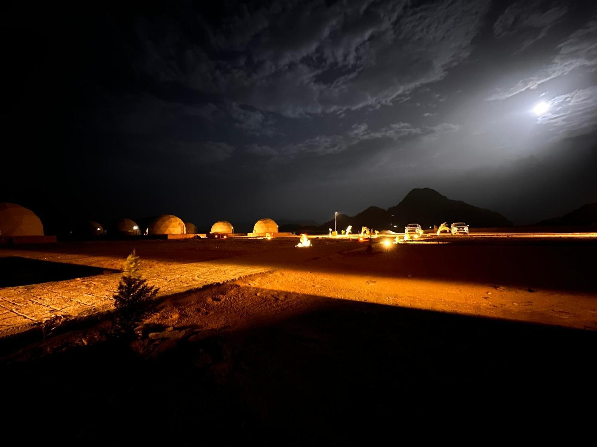 Rum Island Luxury Camp & Bubbles Hotel Wadi Rum Luaran gambar